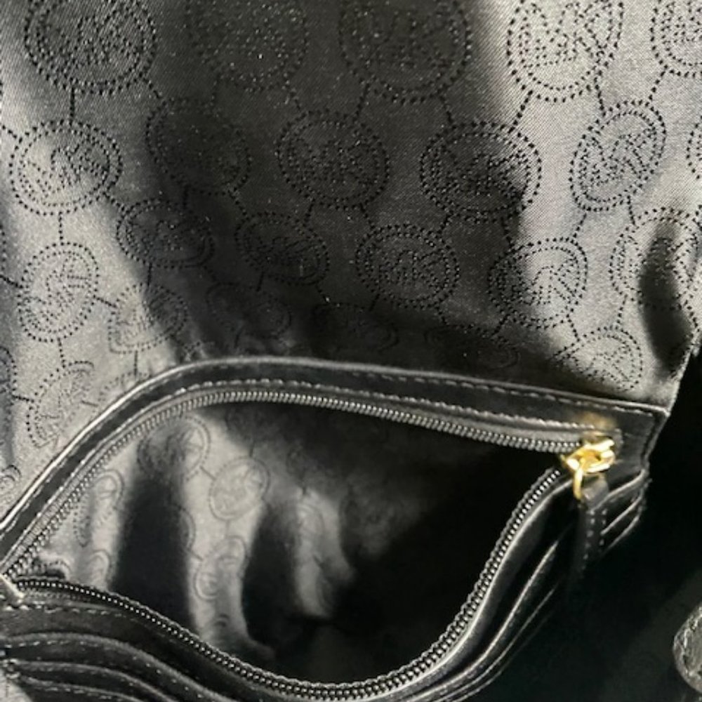 Michael Kors Sloan Leather Chain Quilted Black Bag - Picture 6 of 8